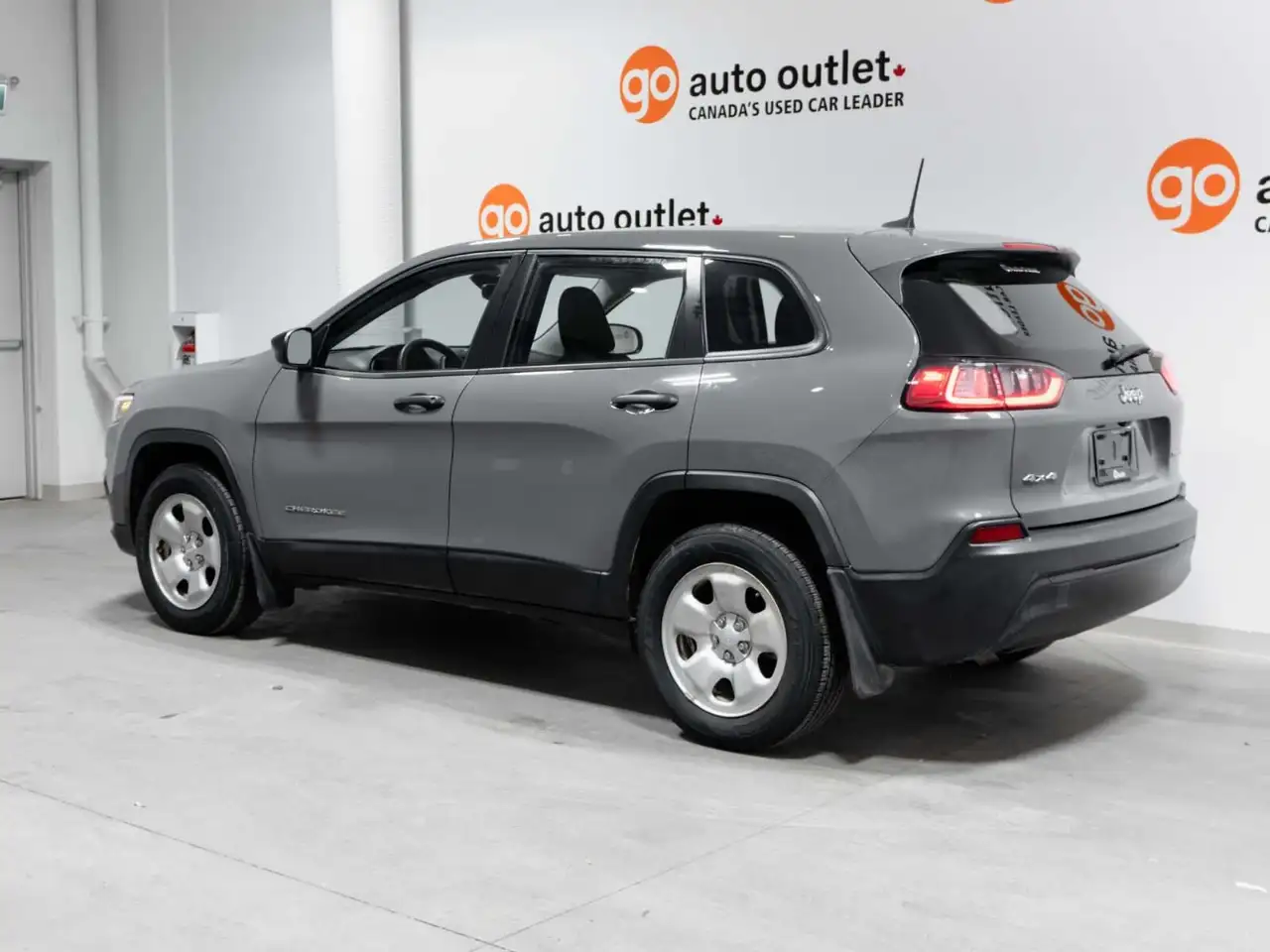 Jeep Cherokee снимка Jeep Cherokee