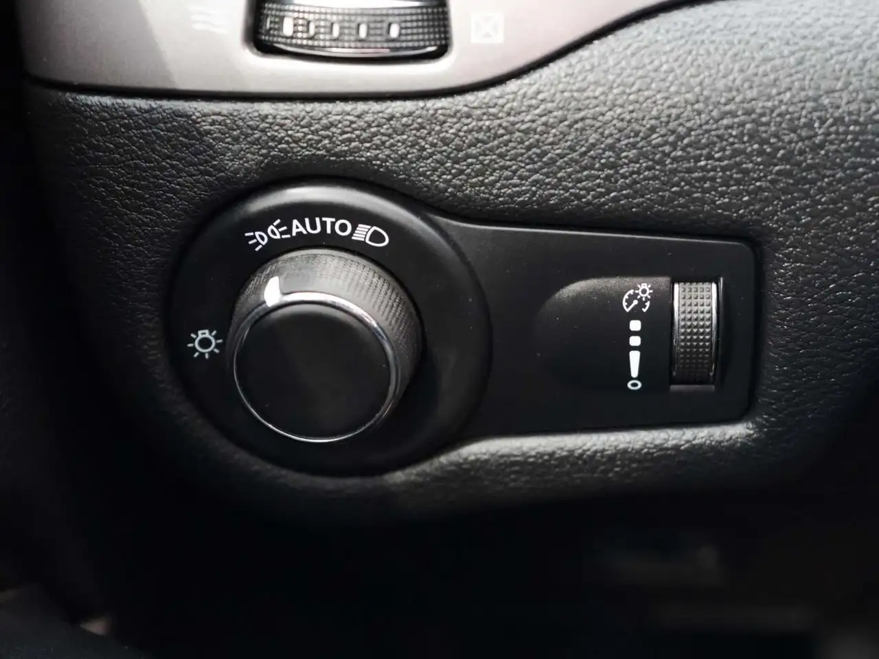 Jeep Cherokee снимка Jeep Cherokee
