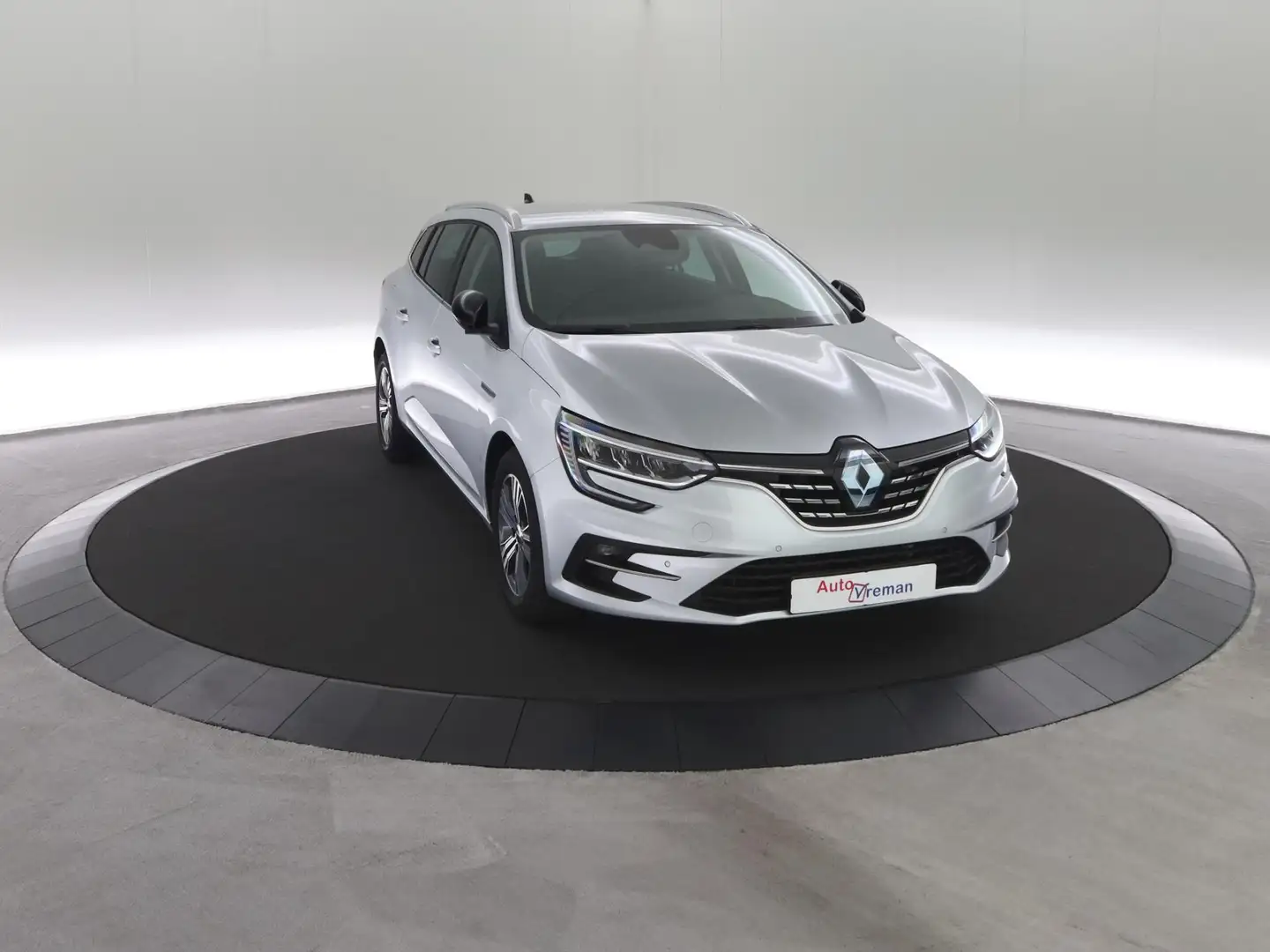 Renault Megane Estate 1.5 Blue dCi 115 Techno Grijs - 2