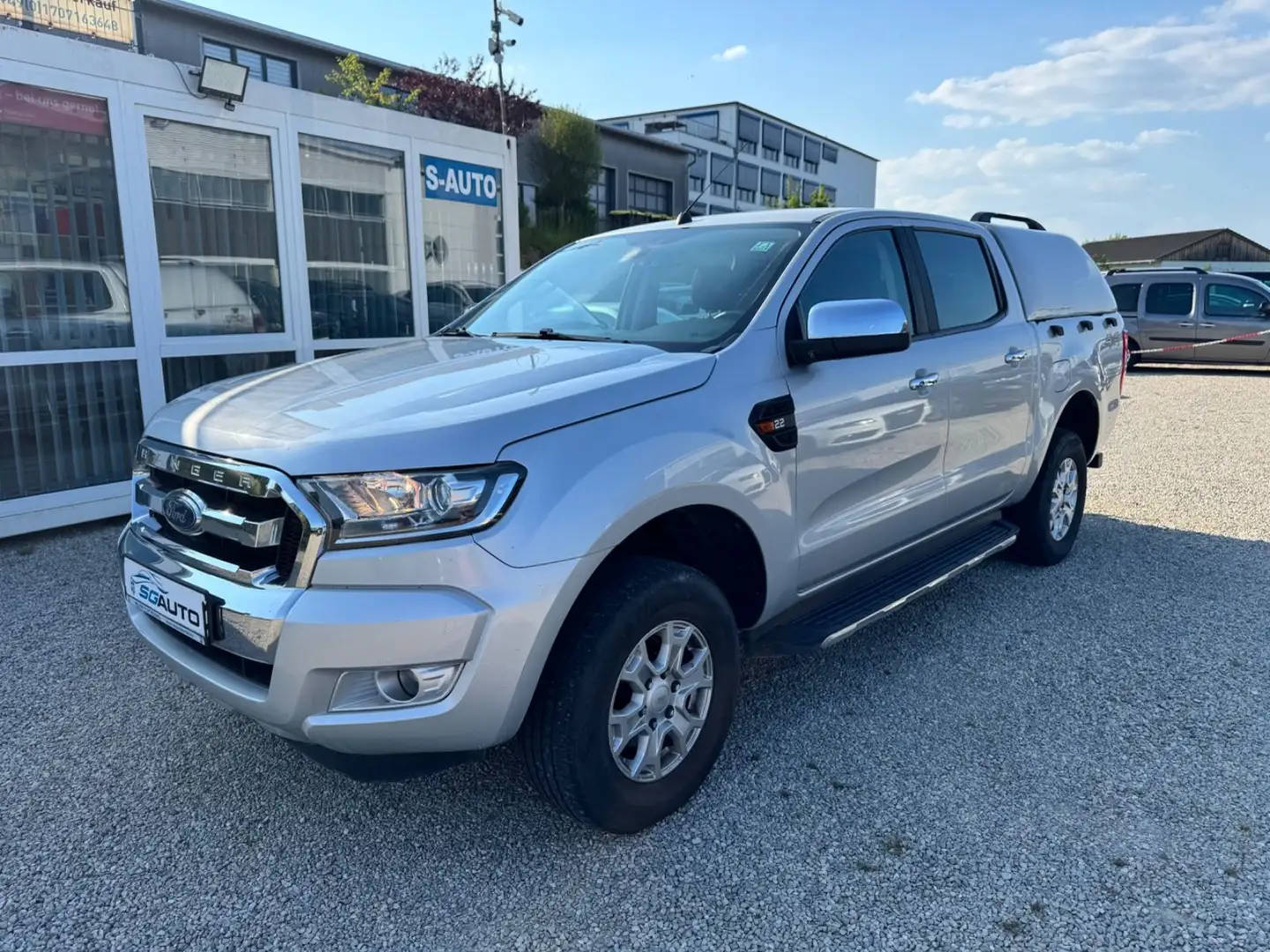 Ford Ranger XLT Doppelkabine 4x4 TEMPOMAT AHK 3500Kg Plateado - 1