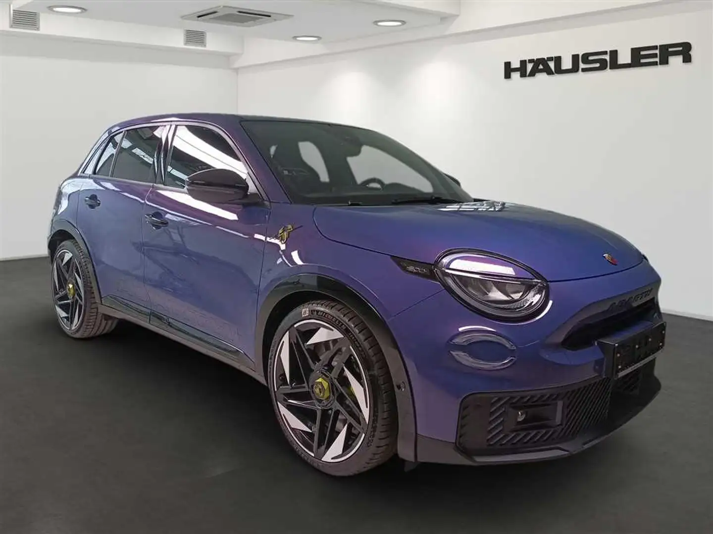 Abarth 600e Scorpionissima 360* Drone View | CarPlay | Android Violett - 2