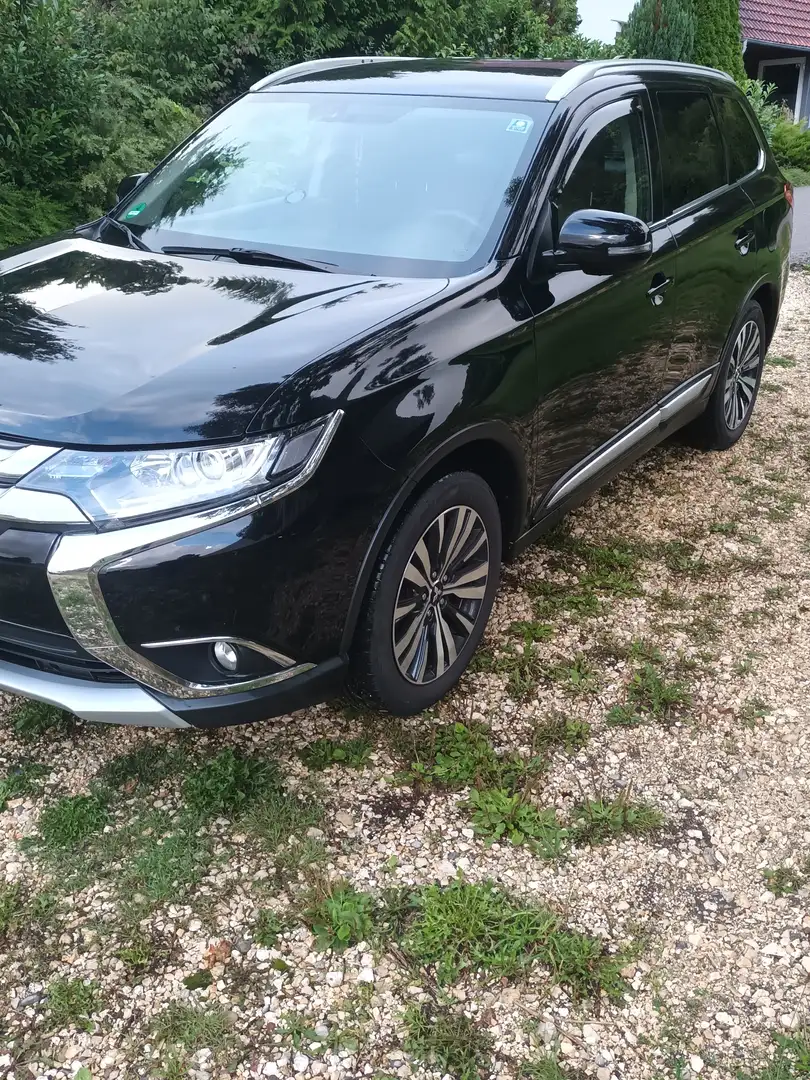 Mitsubishi Outlander TOP / 2.0 2WD Diamant Edition / 2.HAND / SH / Чорний - 2