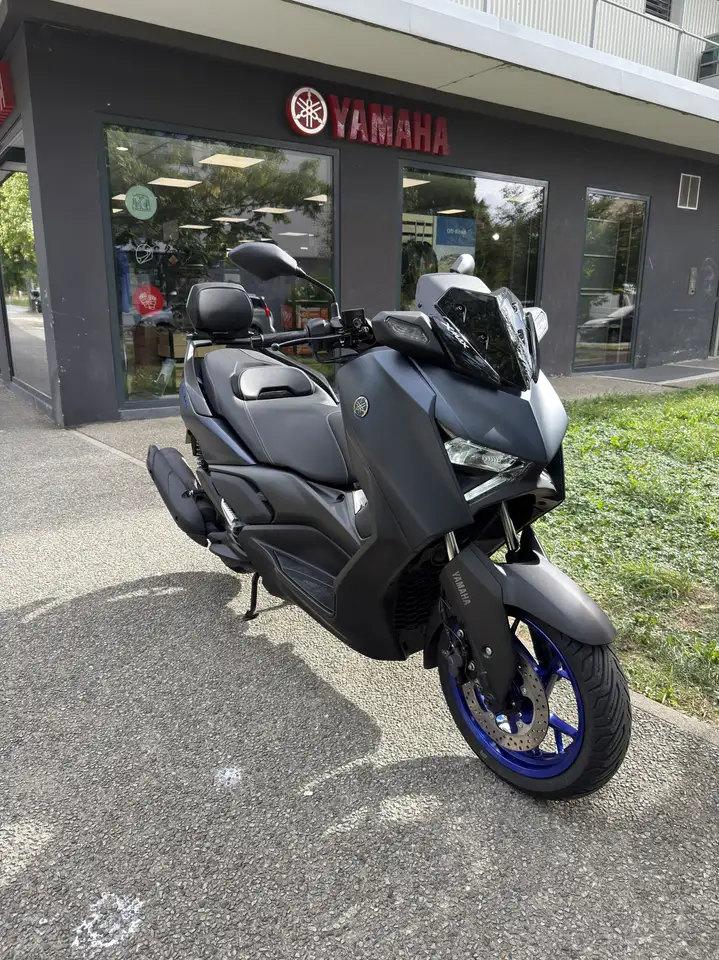 Yamaha X-Max 125