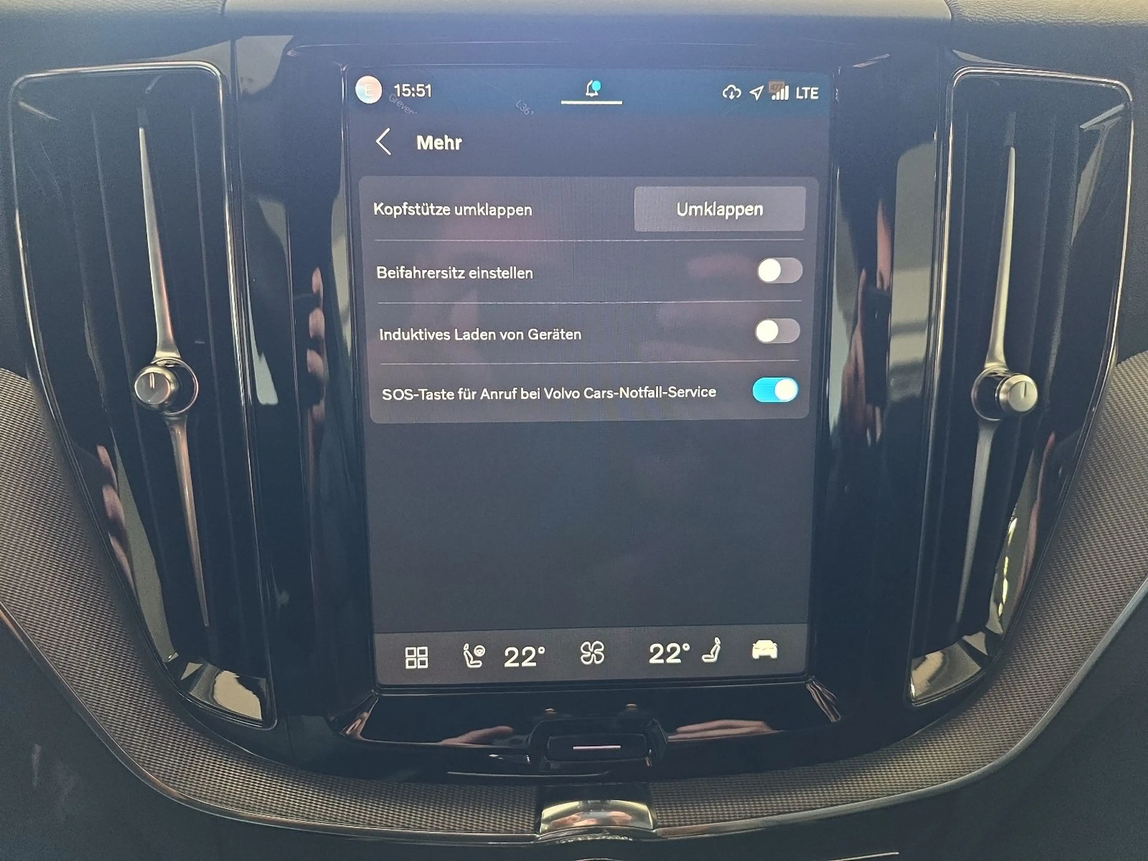 Volvo XC60 B5 Plus Black Edition AWD BLIS AHK Nappa — photo 32