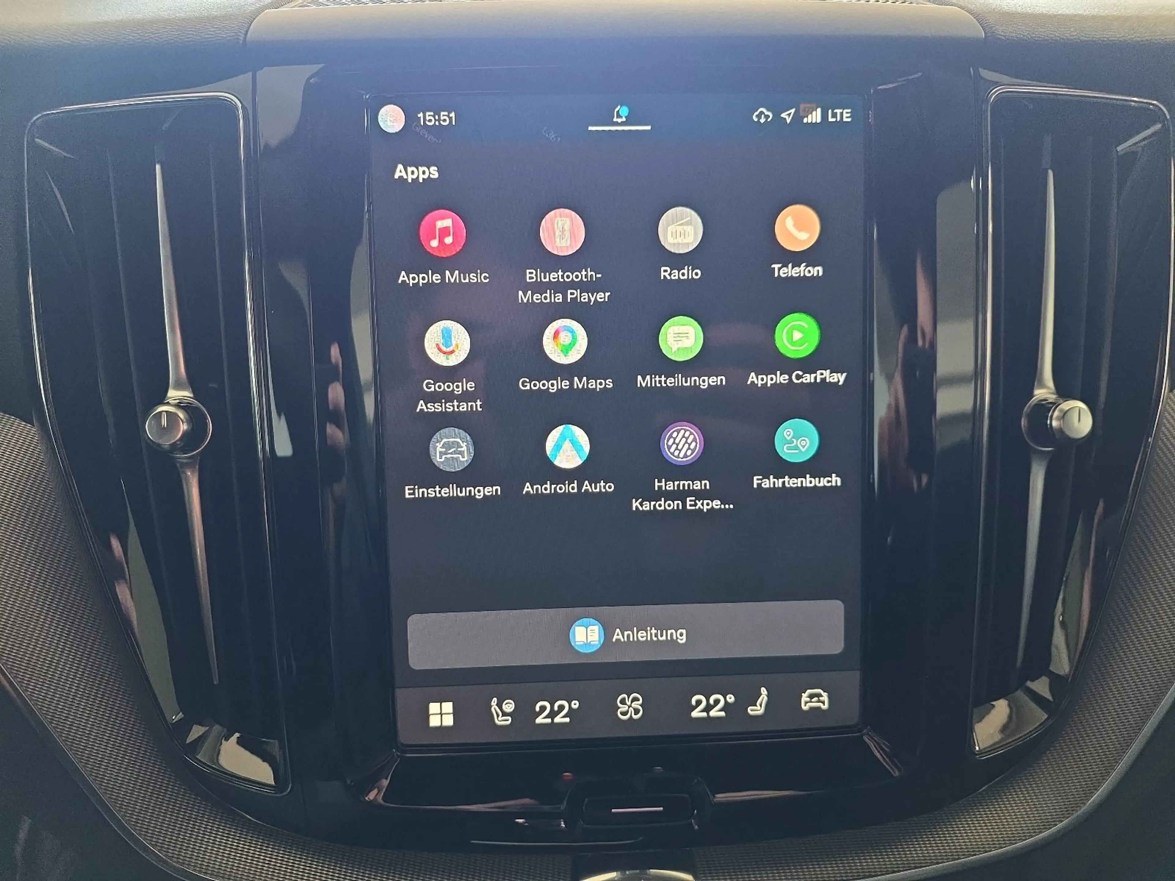 Volvo XC60 B5 Plus Black Edition AWD BLIS AHK Nappa — photo 26