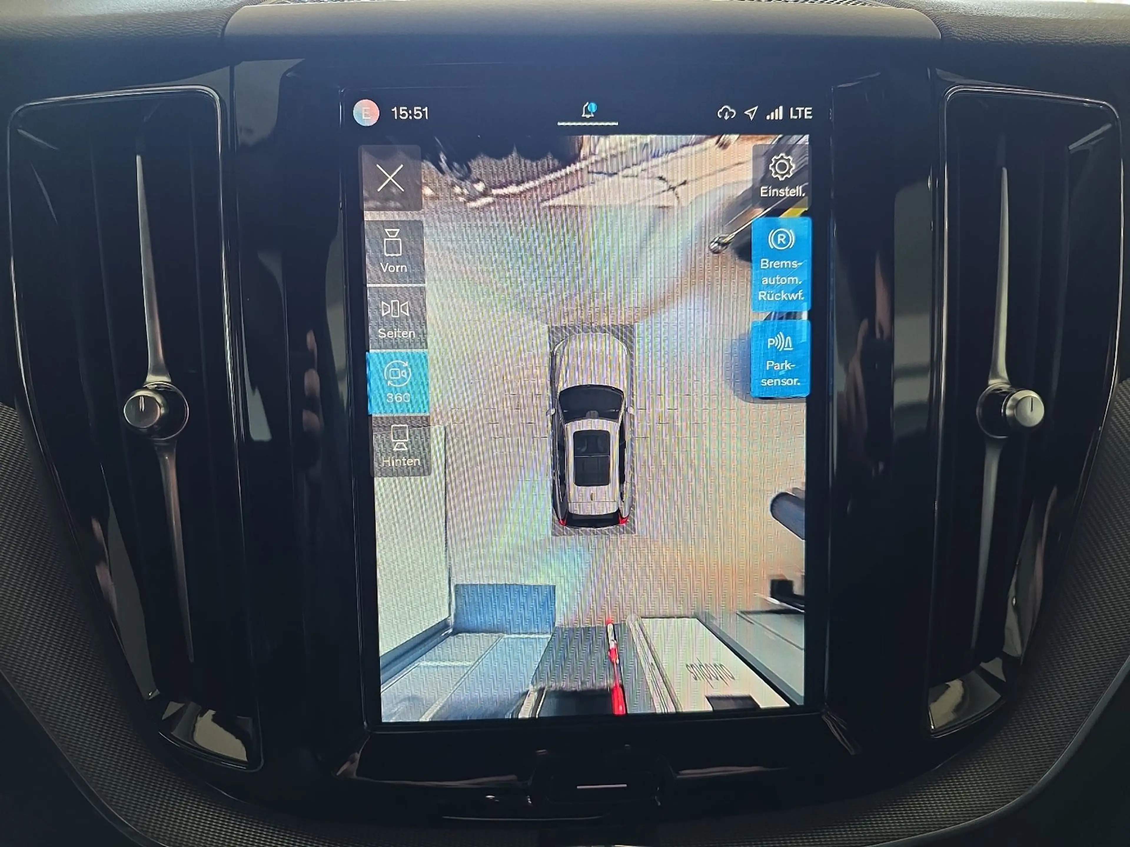 Volvo XC60 B5 Plus Black Edition AWD BLIS AHK Nappa — photo 25