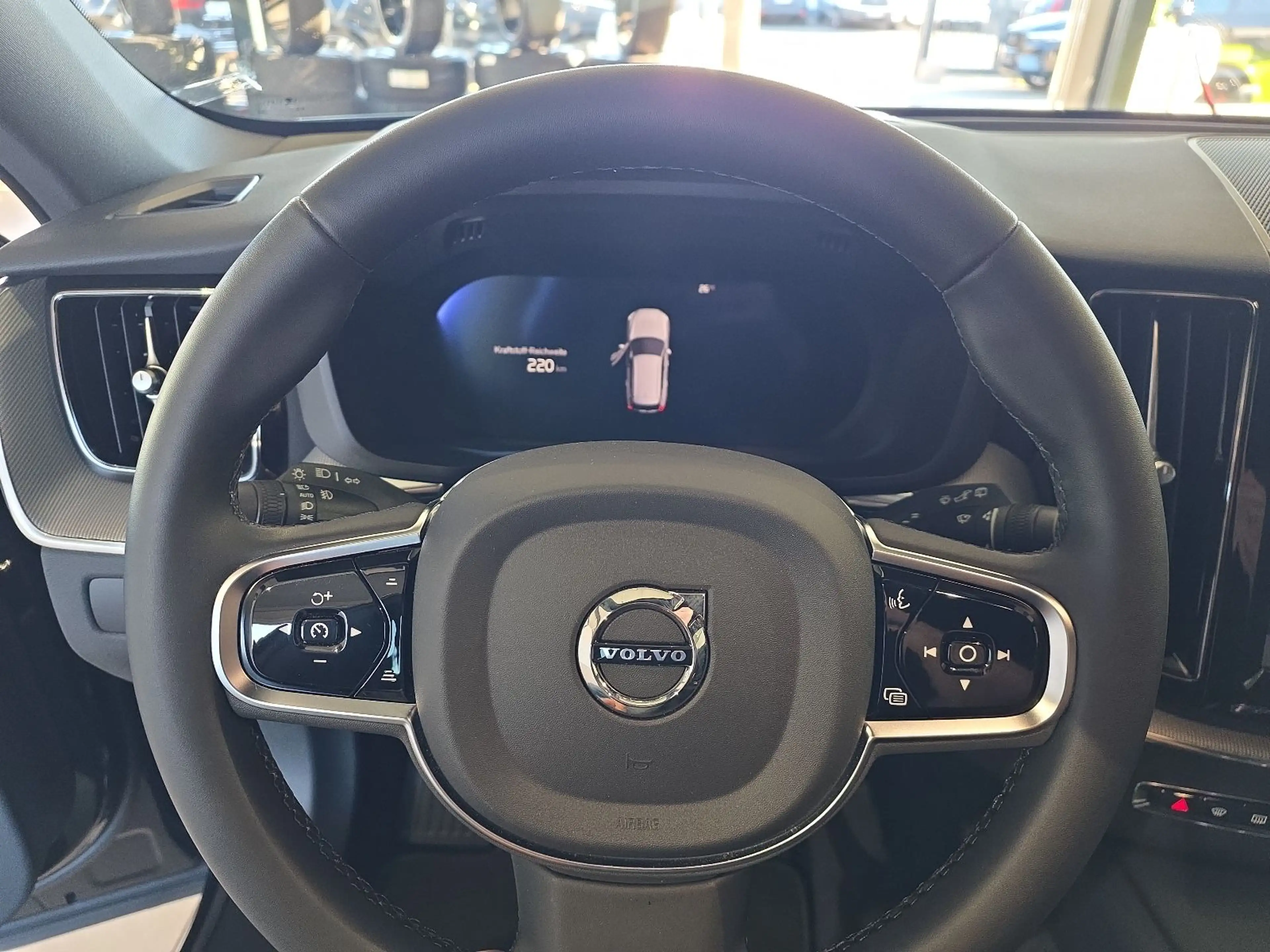 Volvo XC60 B5 Plus Black Edition AWD BLIS AHK Nappa — photo 23