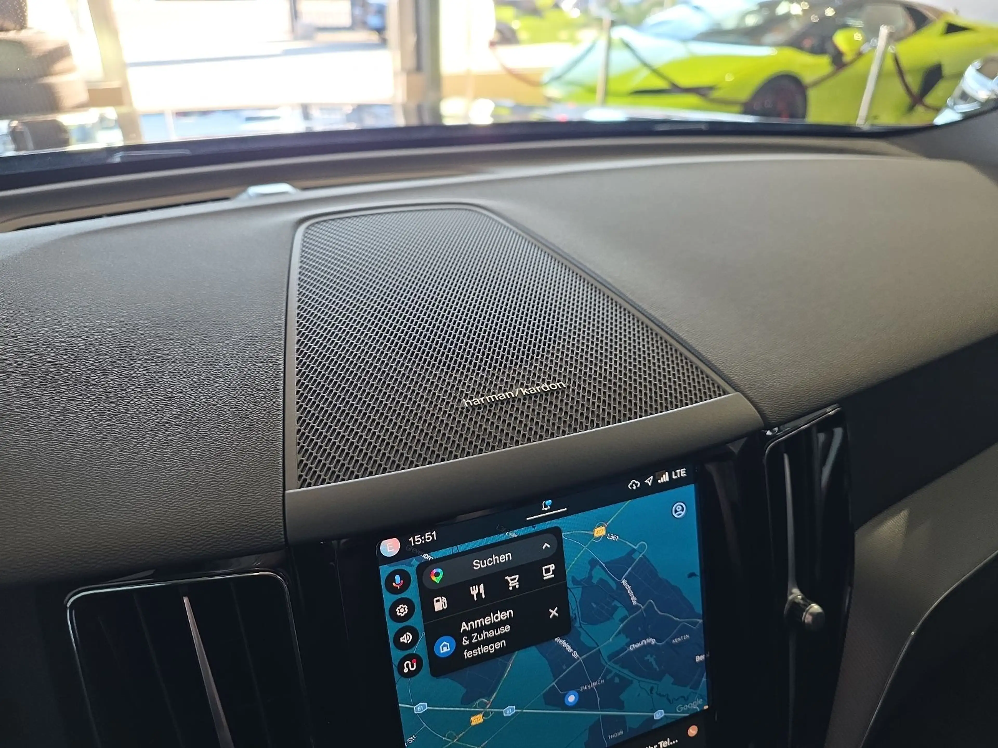 Volvo XC60 B5 Plus Black Edition AWD BLIS AHK Nappa — photo 19