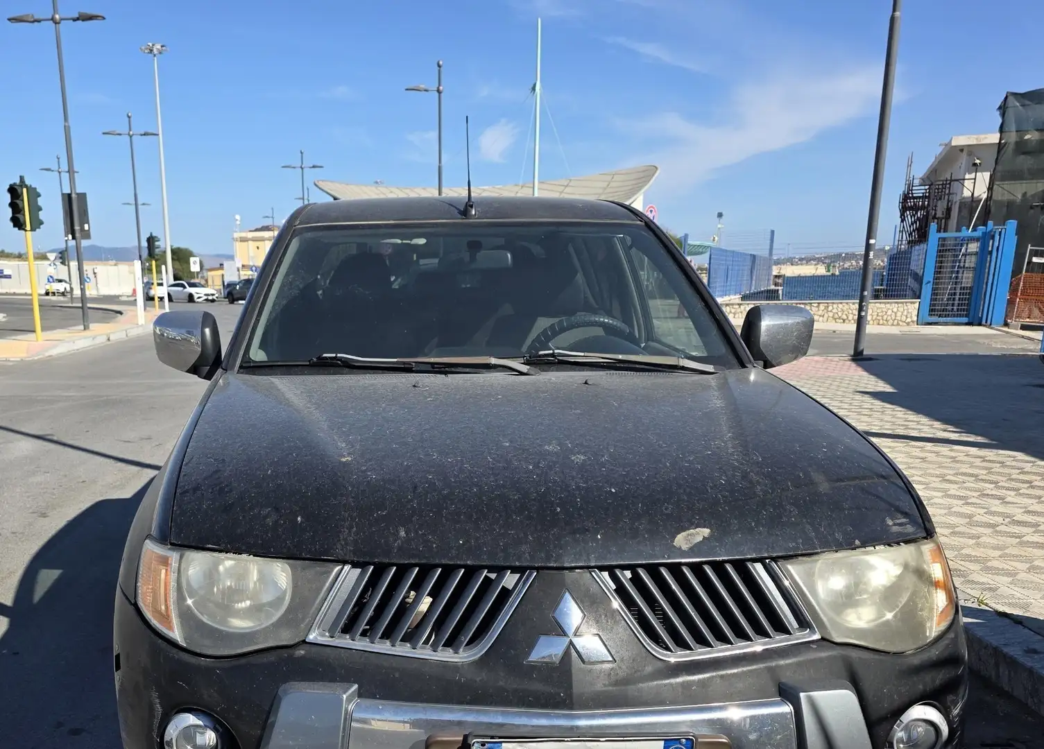 Mitsubishi L200 d.cab 2.5 di-d Warrior - 1