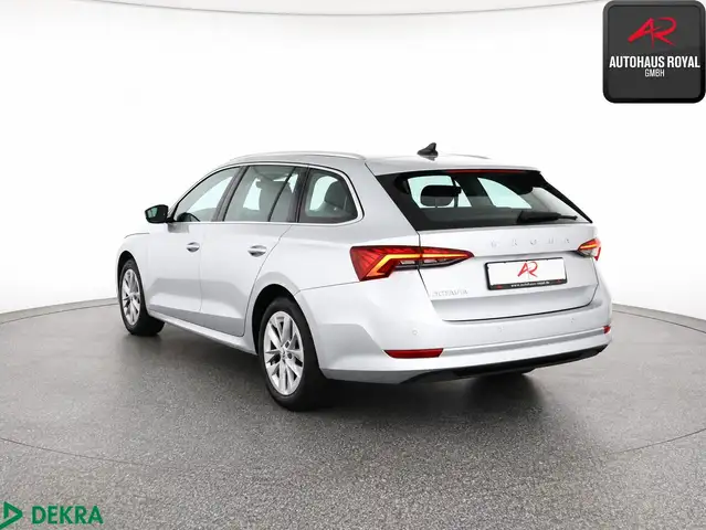 Skoda Octavia view 3