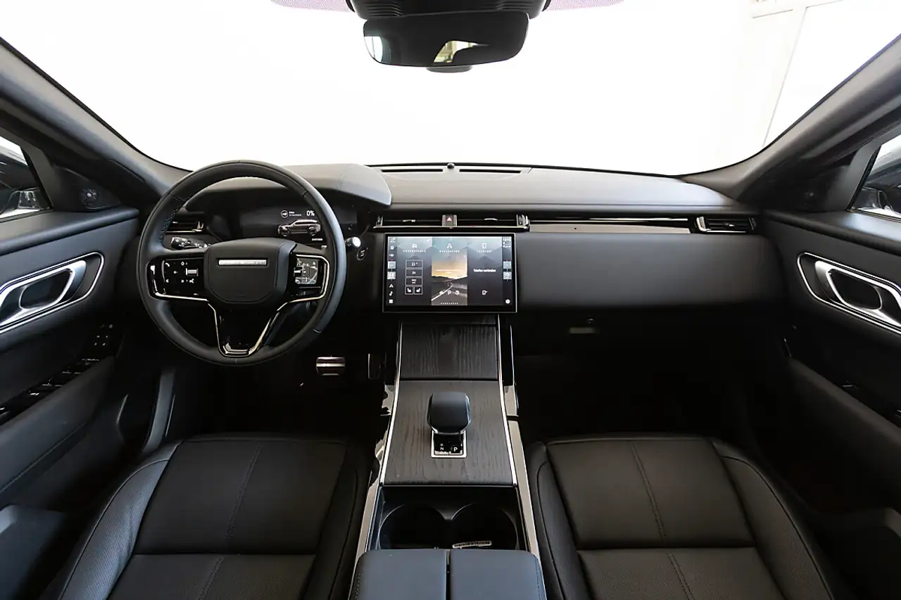 Land Rover Range Rover Velar 2026