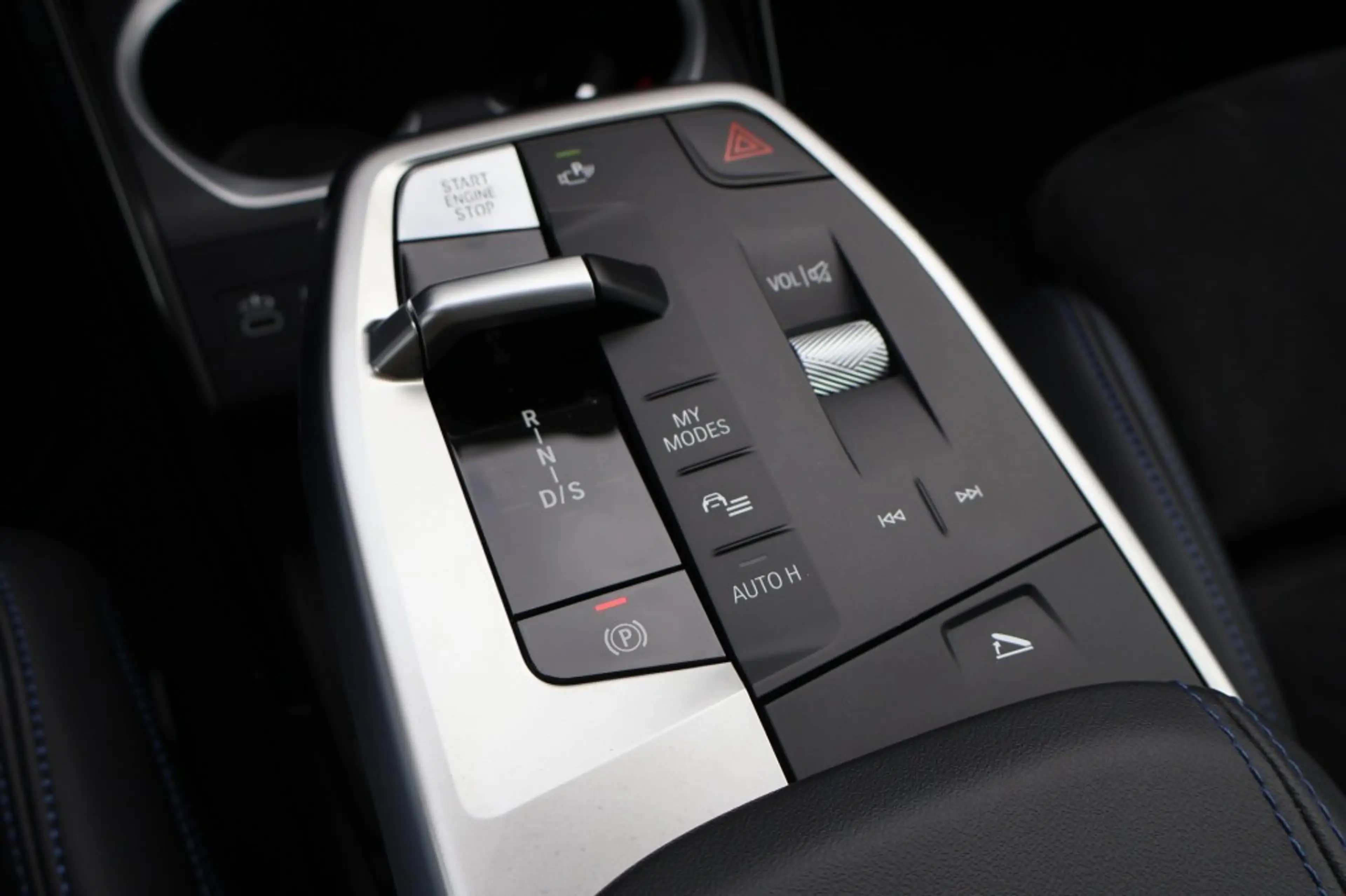 BMW X1 xRdrive 30e Sportpakket Pro / Panodak / Trekhaak w — photo 19
