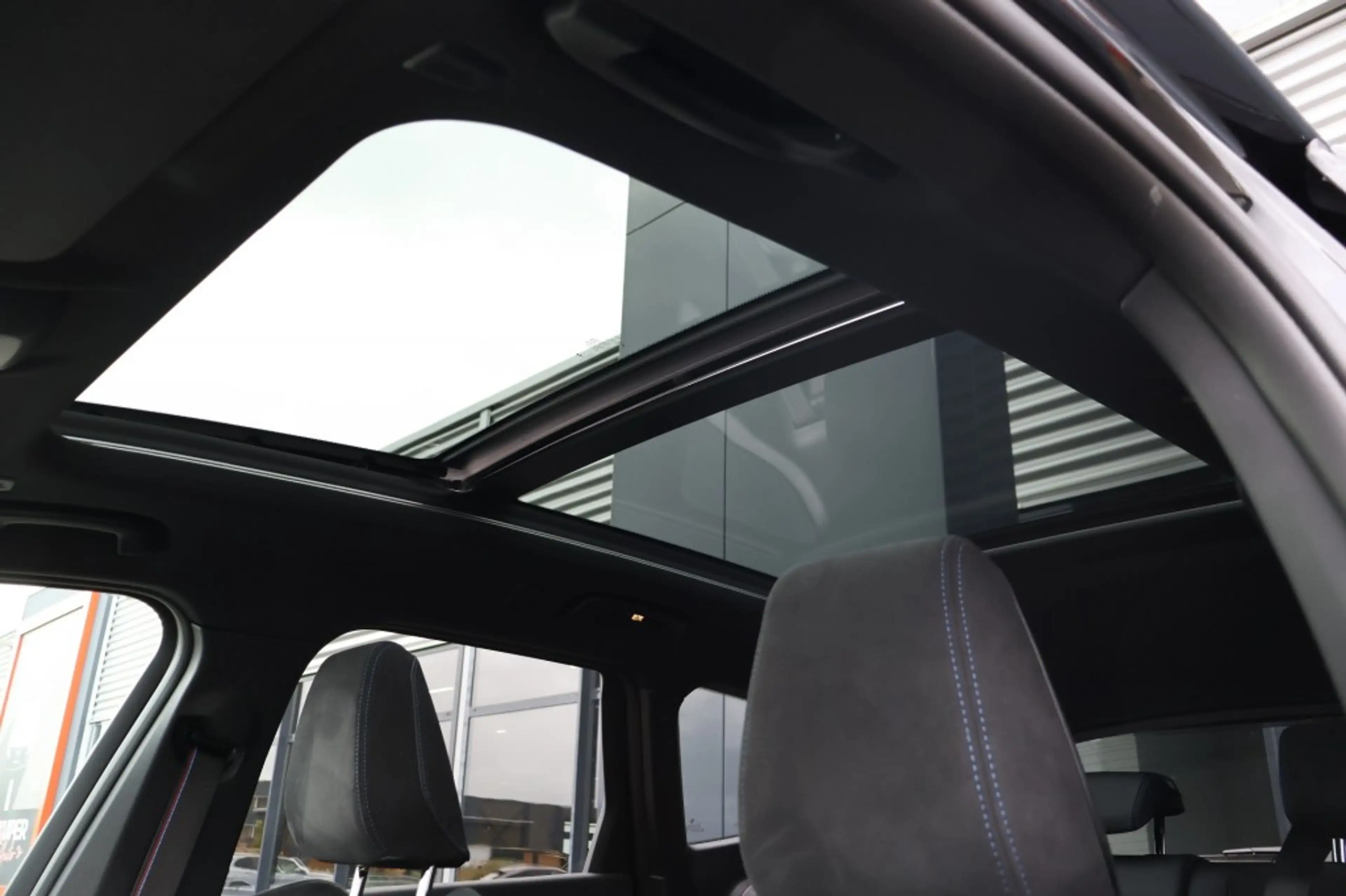 BMW X1 xRdrive 30e Sportpakket Pro / Panodak / Trekhaak w — photo 14
