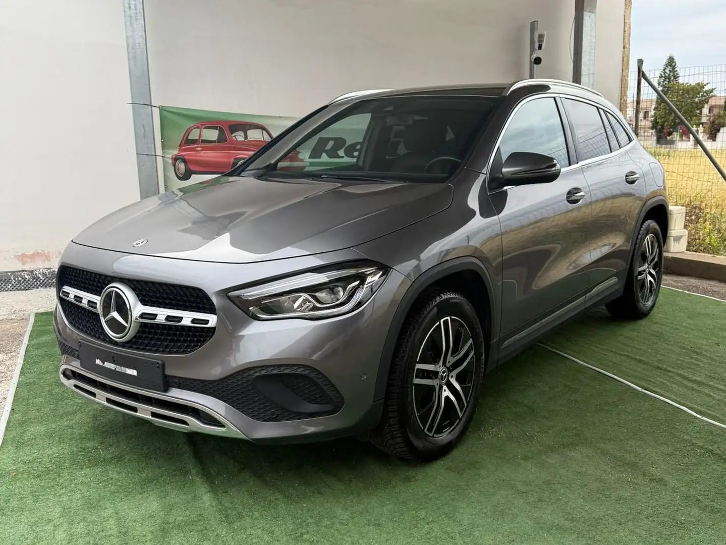 Mercedes-Benz GLA 200 d Sport Plus auto Gris - 1