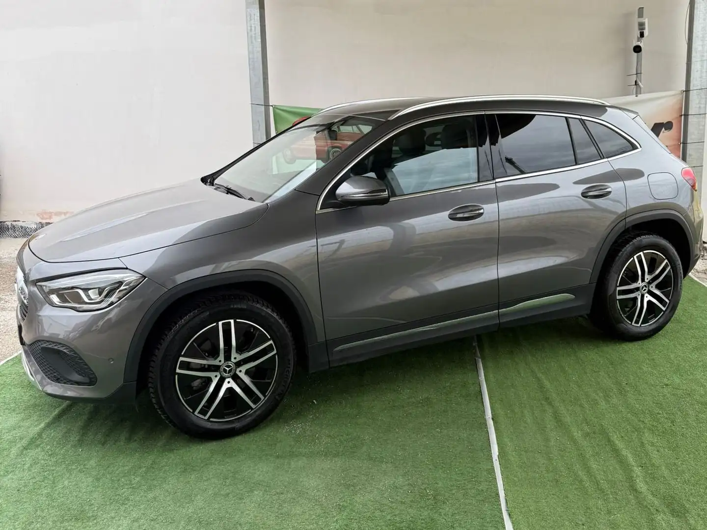 Mercedes-Benz GLA 200 d Sport Plus auto Gris - 2