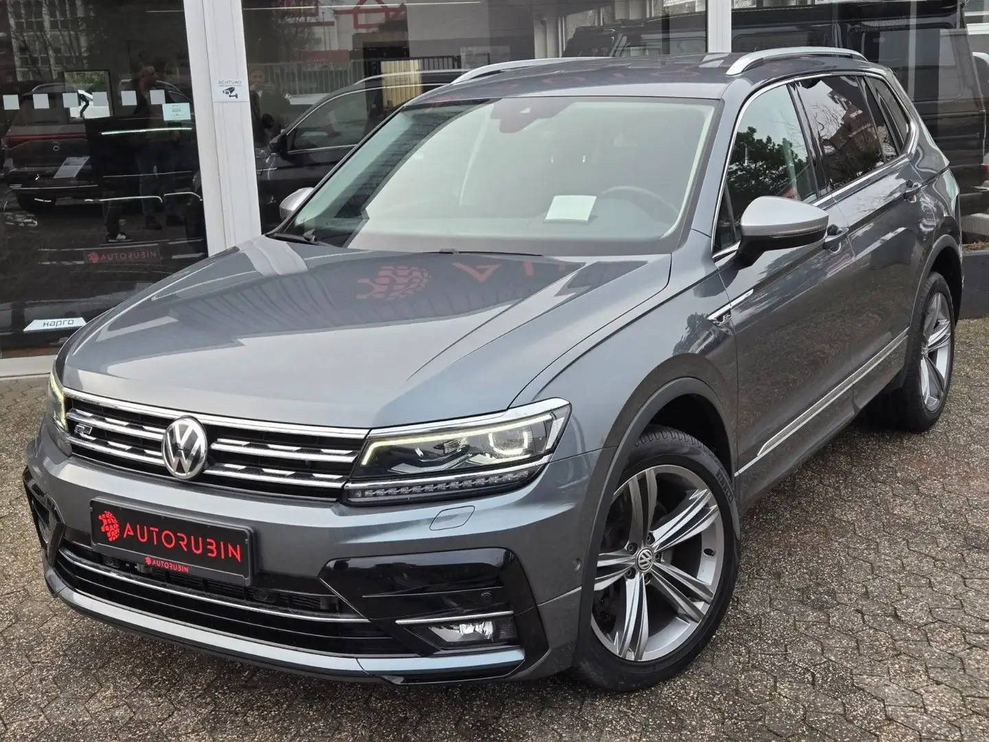 Volkswagen Tiguan Allspace Highline 4Motion R-LINE/7-SITZER Grau - 2