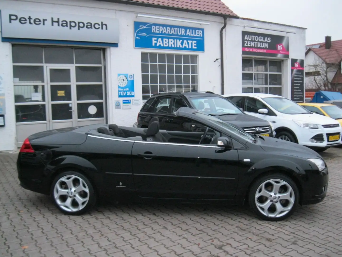 Ford Focus Cabrio 1.6 Trend Schwarz - 1