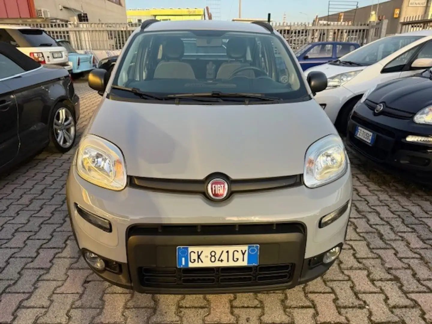 Fiat Panda 1.0 FireFly S&S Hybrid City Life Grau - 2