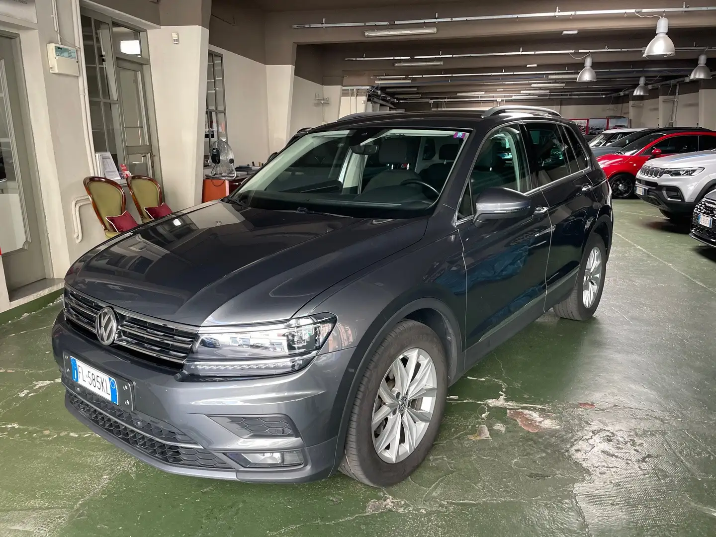 Volkswagen Tiguan 2.0 tdi Executive 4motion 150cv dsg Grau - 1