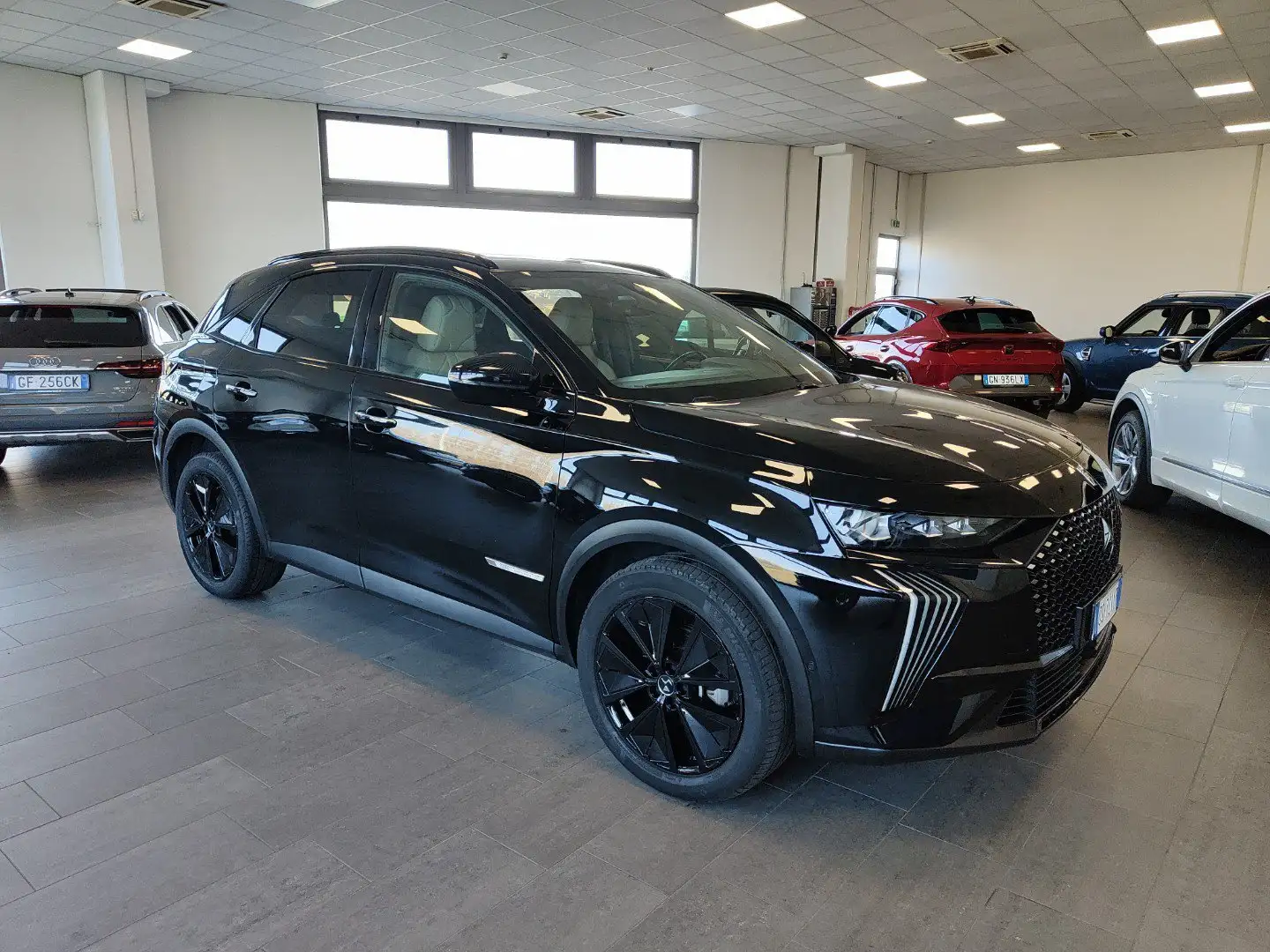 DS Automobiles DS 7 BlueHDi 130cv Esprit de Voyage Auto Pelle Fari LED Noir - 2