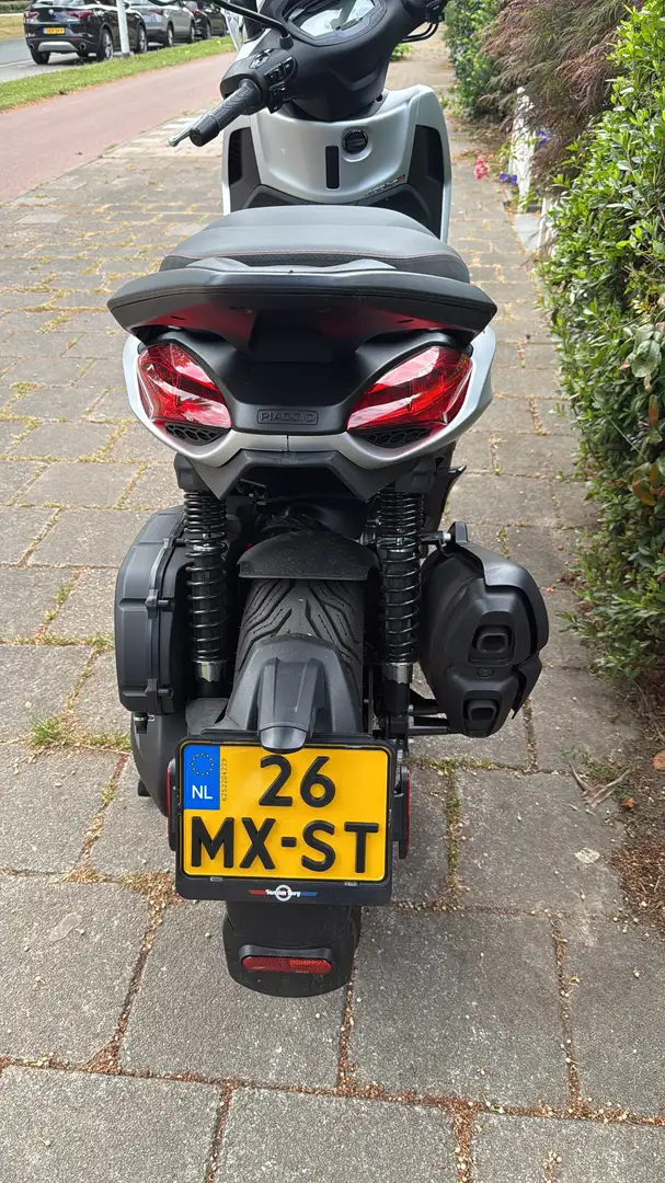 Piaggio Beverly 400 S uitvoering Zilver - 2