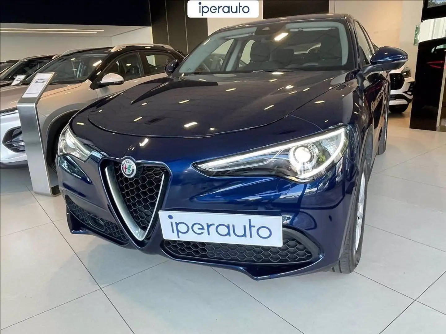 Alfa Romeo Stelvio 2.2 t Business Q4 190cv auto Blu/Azzurro - 1