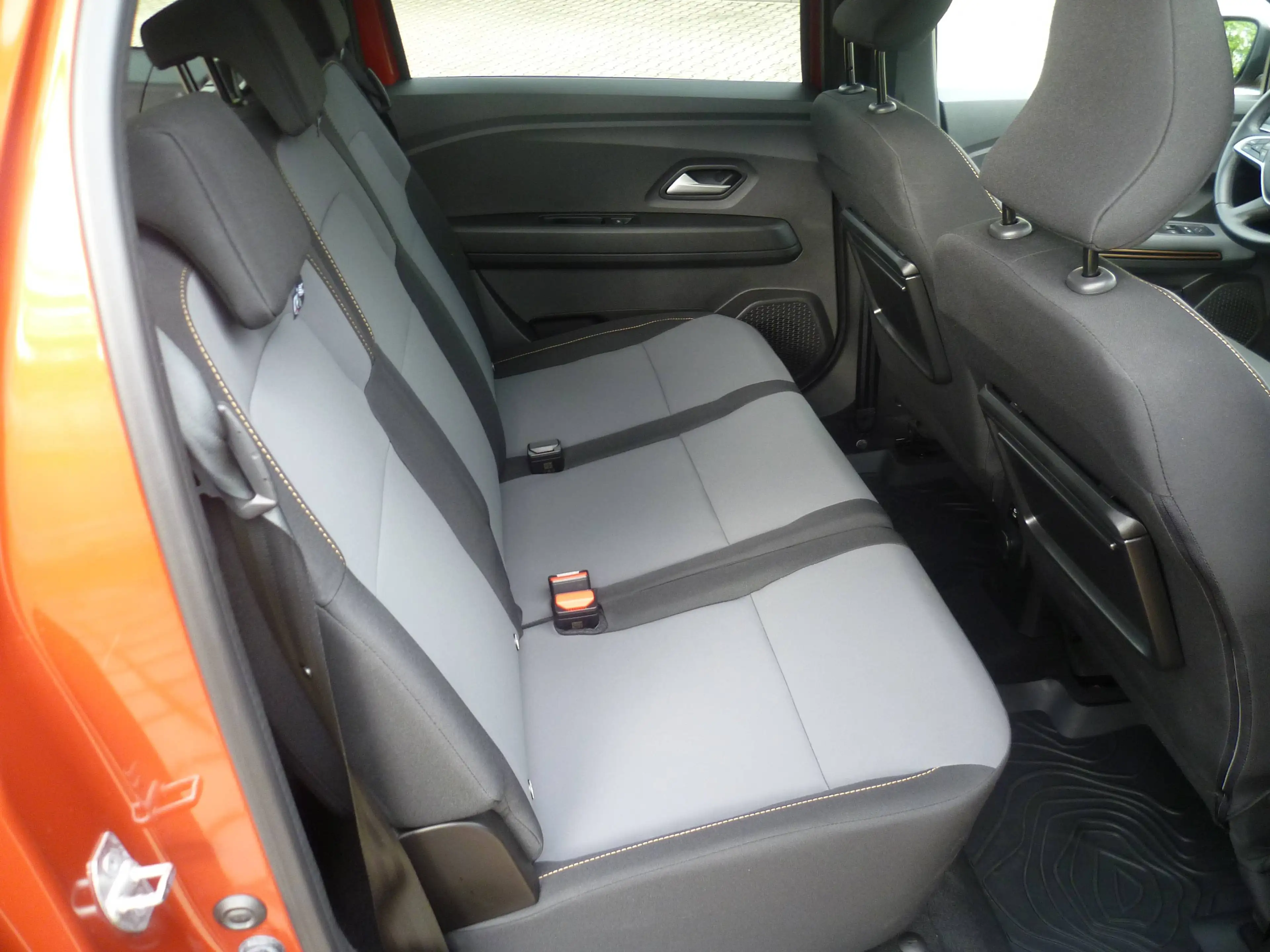 Dacia Jogger TCe 110 Extreme — photo 11