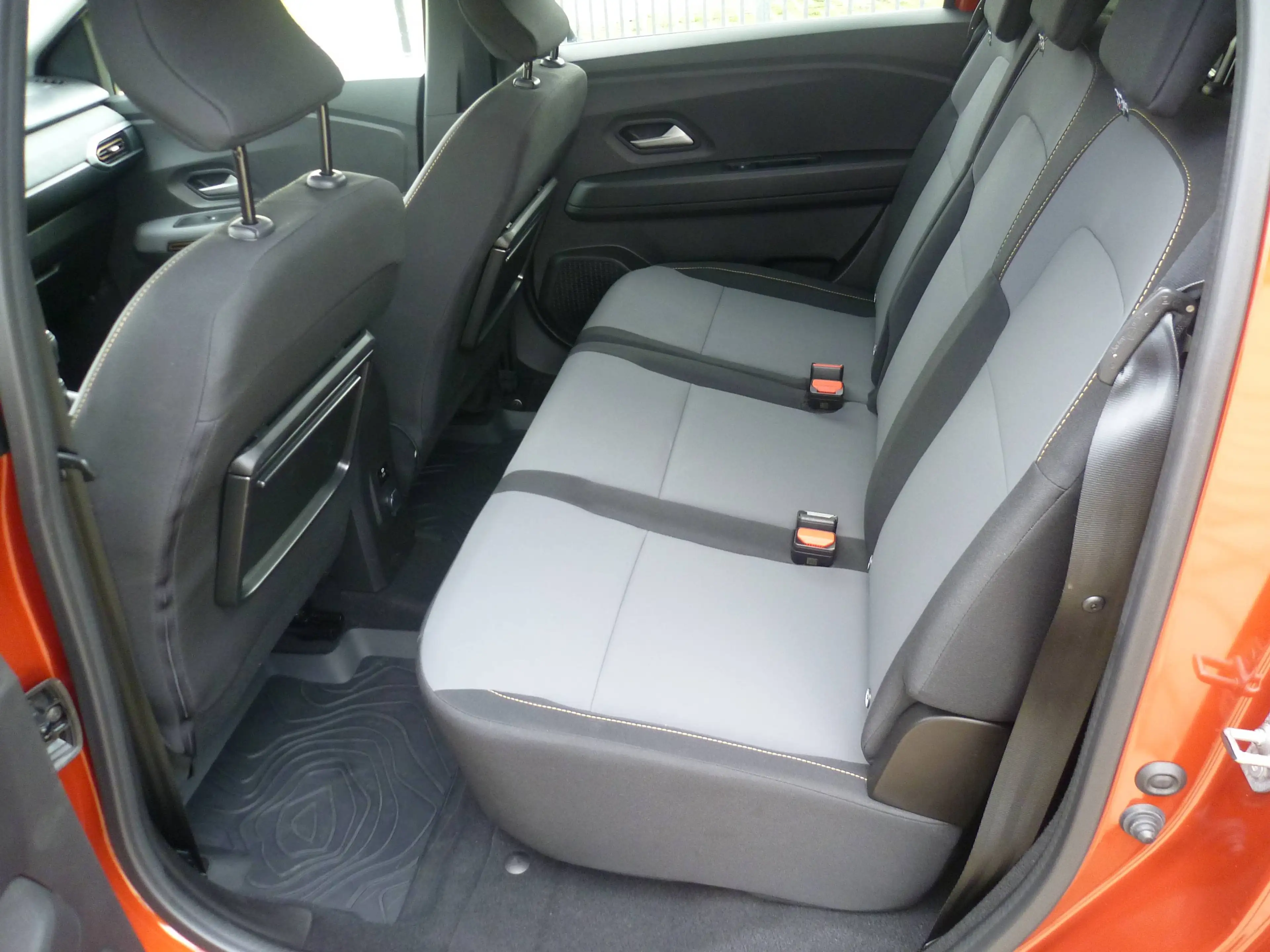 Dacia Jogger TCe 110 Extreme — photo 9
