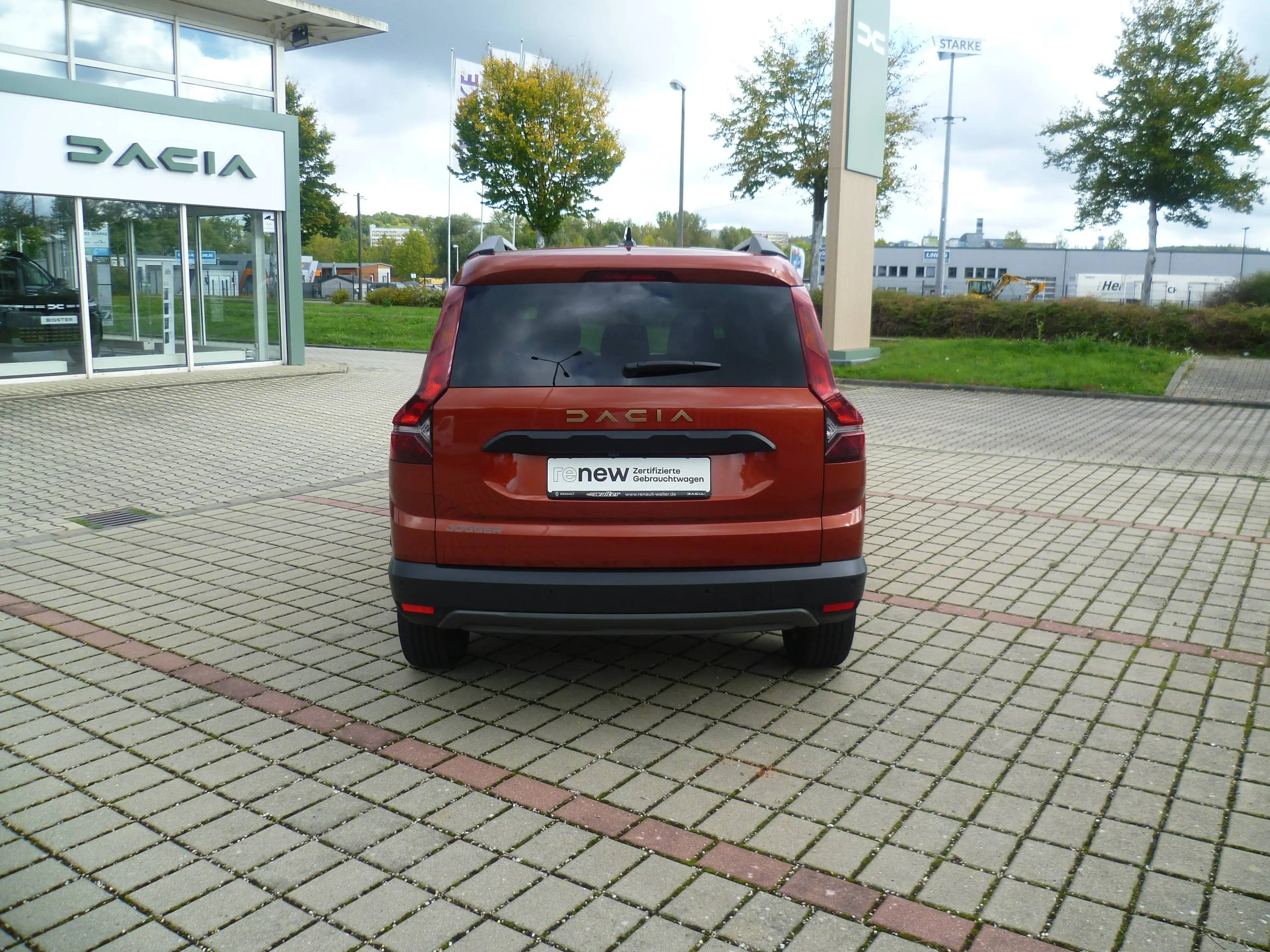 Dacia Jogger TCe 110 Extreme — photo 4