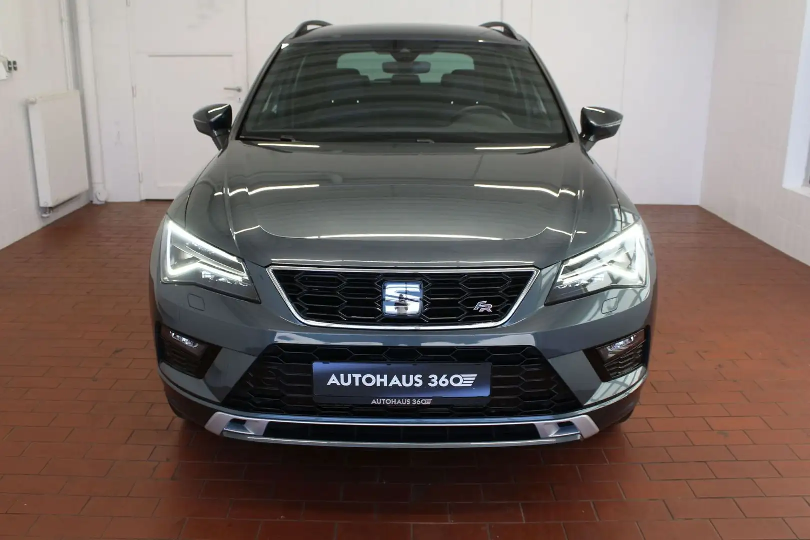 SEAT Ateca FR 4Drive LED Automatik Carplay Sound Gris - 2