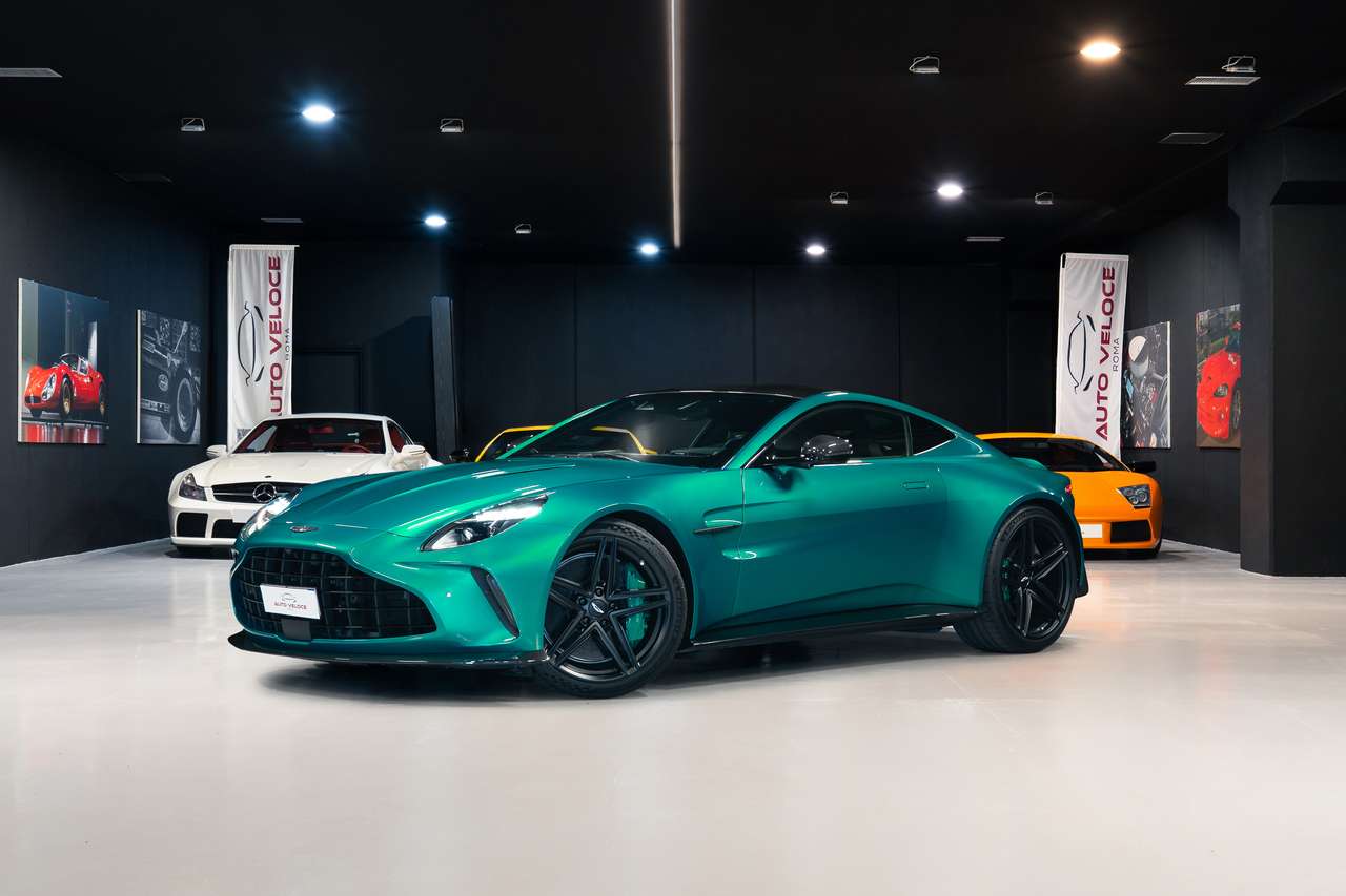 Aston Martin Vantage Coupe 4.0 V8 (Iva esposta)