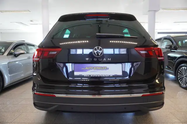 Volkswagen Tiguan view 6
