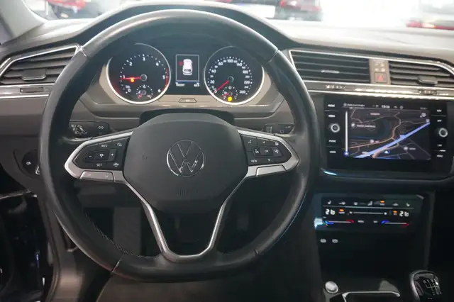 Volkswagen Tiguan view 11