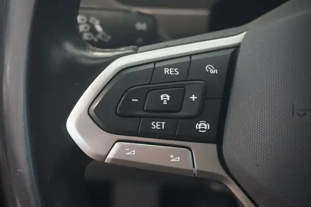 Volkswagen Tiguan view 12