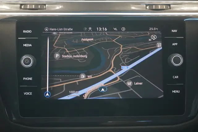 Volkswagen Tiguan view 15