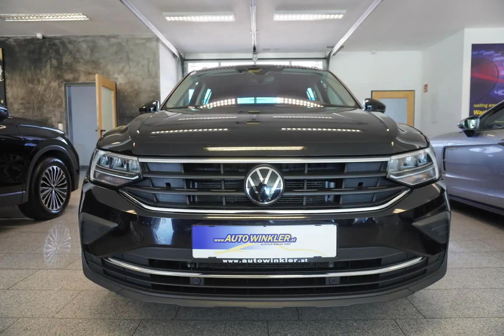 Volkswagen Tiguan 1.5 TSI Life  AHV/Navi/Winterpaket Schwarz - 2