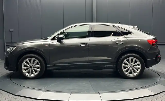 Audi Q3 view 2
