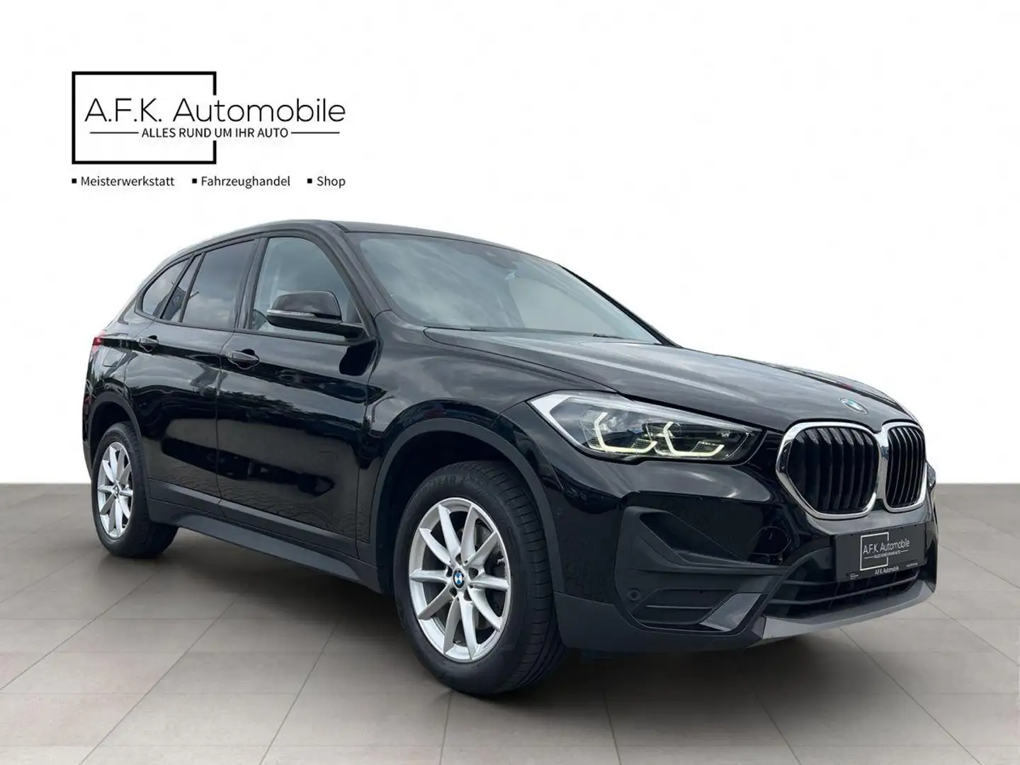 BMW X1 sDrive 18 d | HEAD-UP | RF-KAMERA | CARPLAY | Schwarz - 1