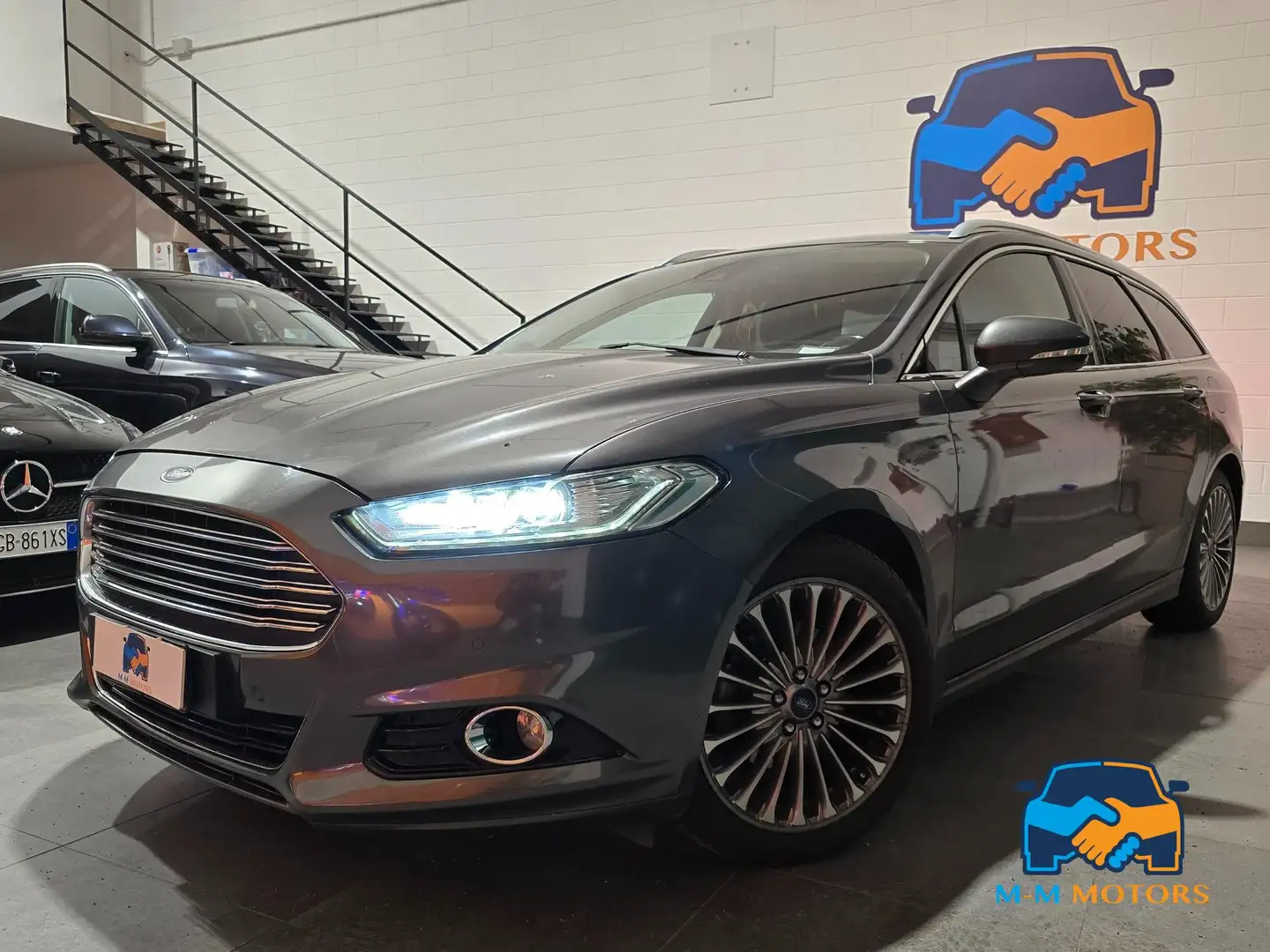 Ford Mondeo Mondeo SW 2.0 tdci Titanium s&s 150cv Grau - 1