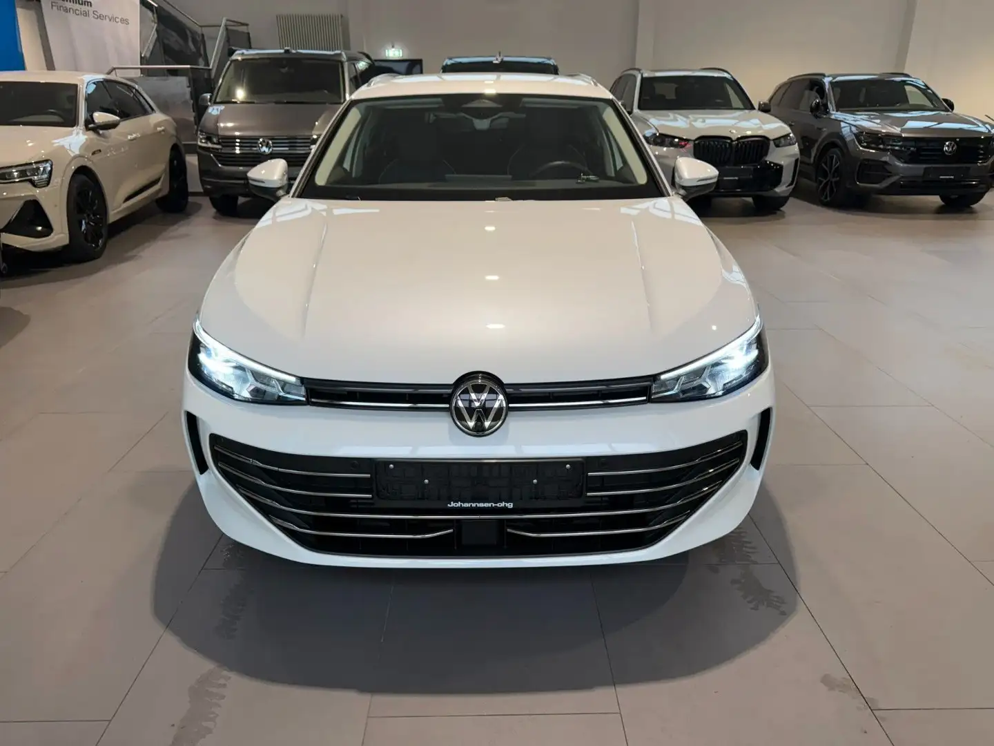 Volkswagen Passat Variant 2.0 TDI DSG Business AHK,ACC,KAM Blanc - 2