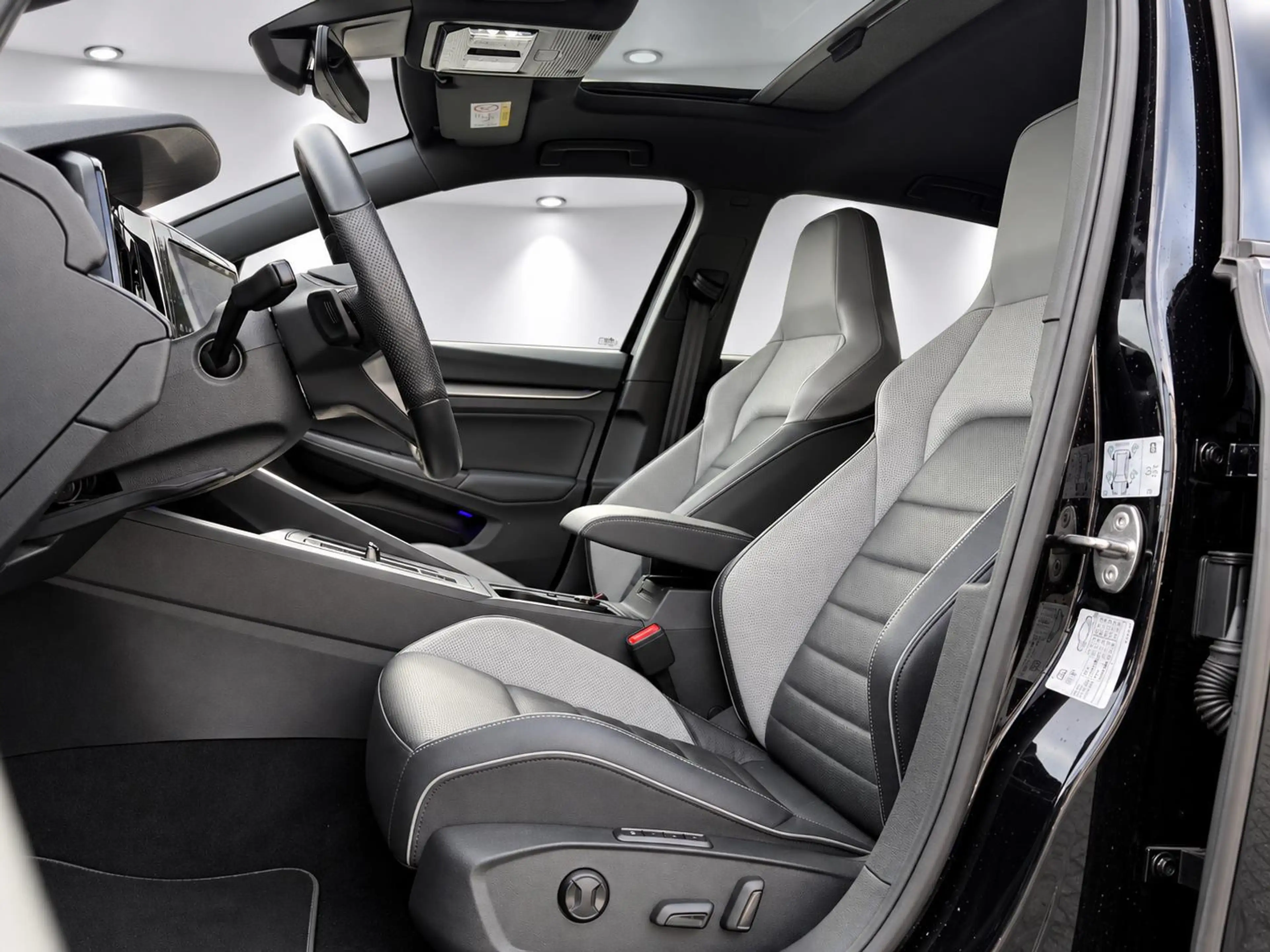 Volkswagen Golf GTE 1.4 eHybrid SOH91% Panodak Trekhaak Camera Stoel E — photo 4