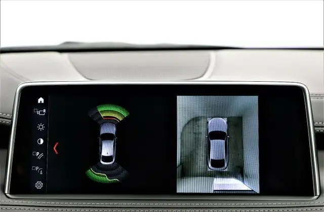 BMW X6 view 15