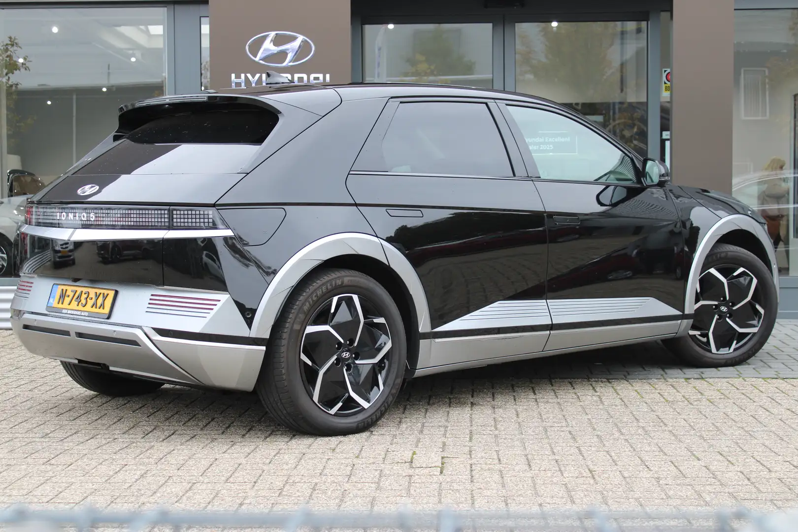 Hyundai IONIQ 5 Lounge 73kWh | Trekhaak afneembaar | Vehicle-to-lo Noir - 2