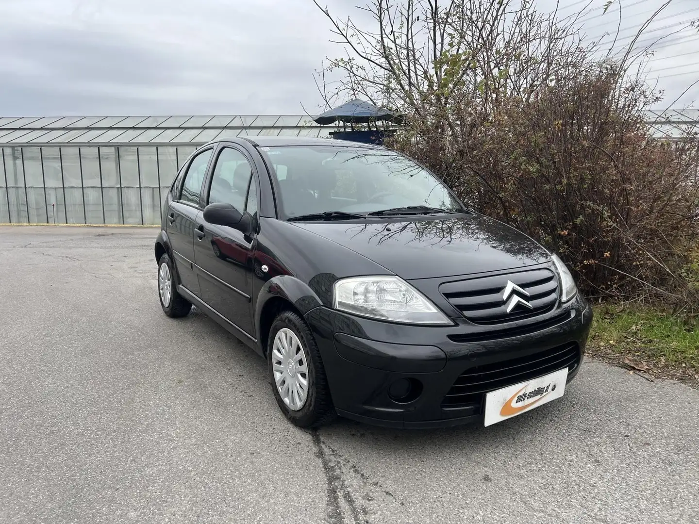 Citroen C3 C3 1,4 Klima CarPlay Tempomat Service+Pickerl 4Zyl Schwarz - 1