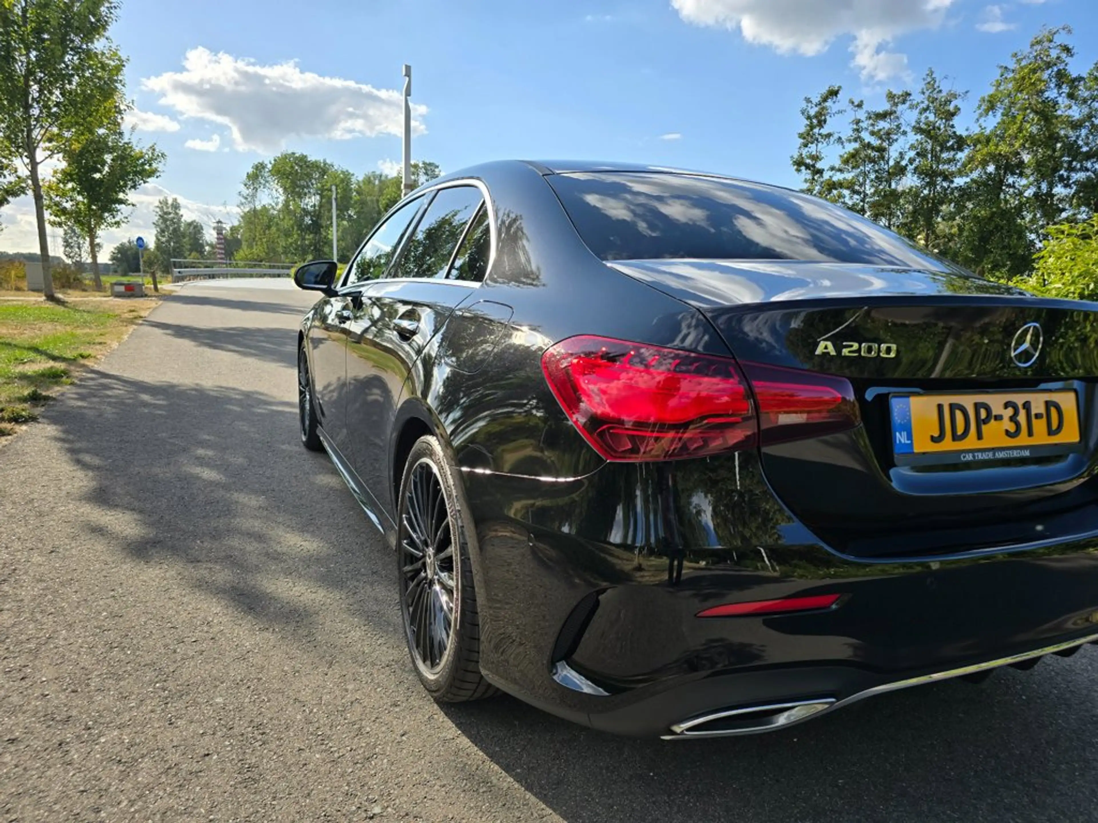Mercedes-Benz A 200 AMG Line — photo 3
