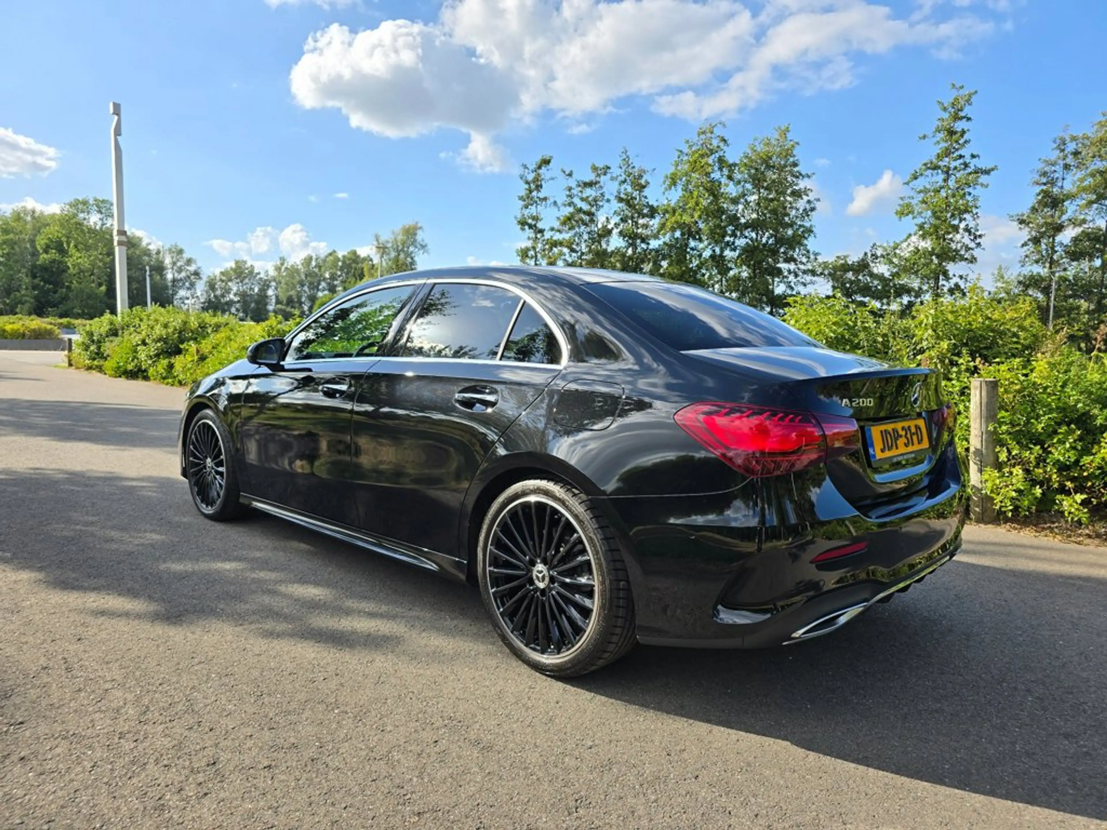 Mercedes-Benz A 200 AMG Line — photo 2