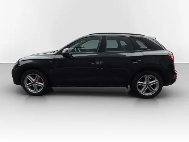 Audi Q5 view 10