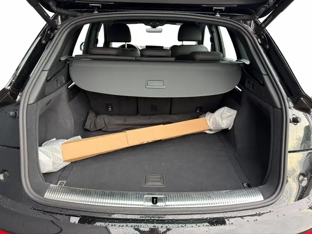 Audi Q5 view 11