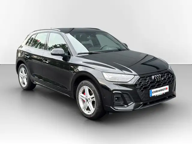 Audi Q5 view 3