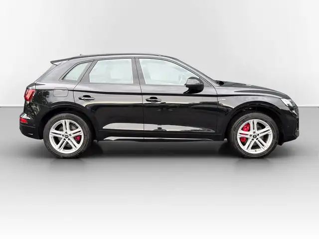 Audi Q5 view 5